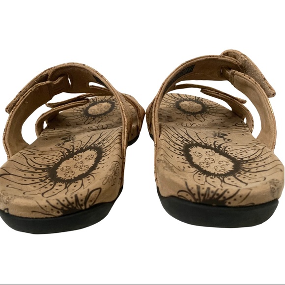 Vionic Lauren Tan/Gold Metallic Cork Velcro Closure Sandals - Picture 6 of 10